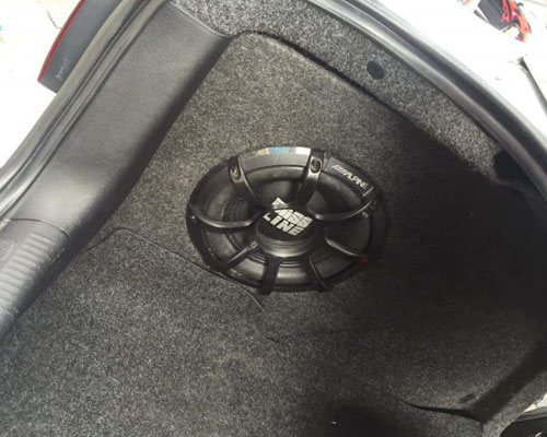 Montaje parlantes en baul Ford Fiesta
