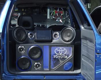 Montaje Sonido Profesional en Camioneta Toyota